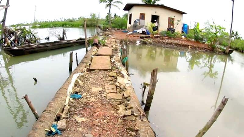 behind the scene story documentary Sinking island on Monroe island in kerala