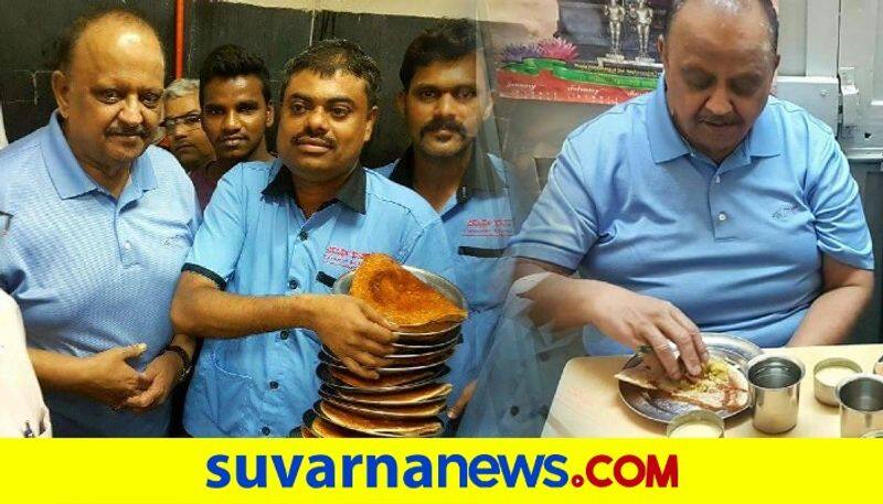 Photos of SP Balasubramaniam at Vidyarthi Bhawan in Gandhi Bazaar Bengaluru dpl