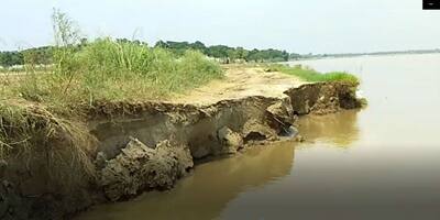 বসতবাড়ি গিলে ফেলছে ভাগিরথী, নদী ভাঙনের আতঙ্ক নদিয়ায়