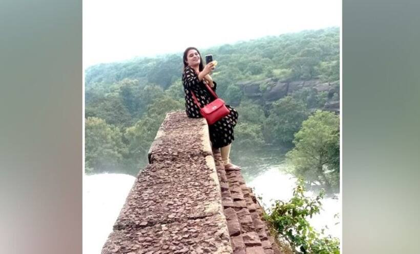 selfie ban : అక్కడ సెల్ఫీలు దిగితే.. జైలుకే.. !!