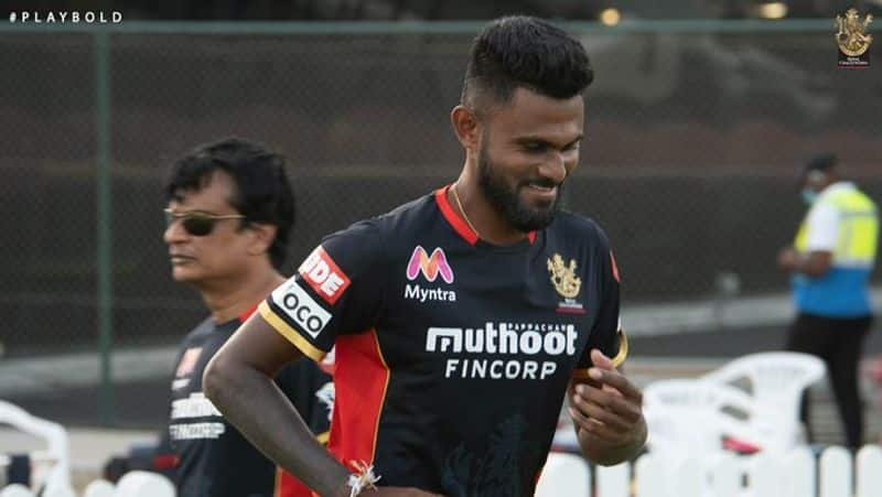 IPL 2020 RCB bowler Isuru Udana mass reply to fan on Instagram