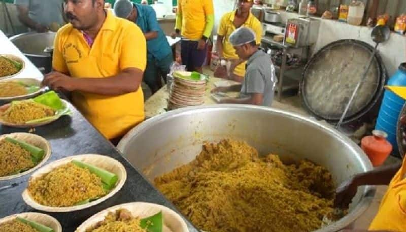 Hoskote Biryani Queues viral video