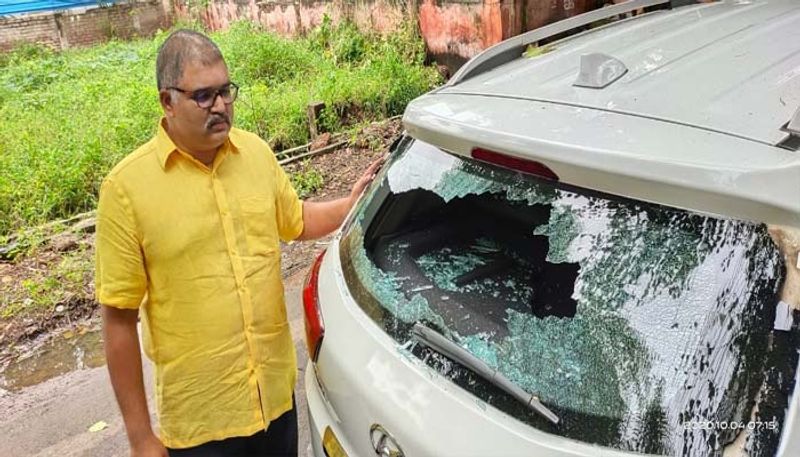 attack on TDP Leader Kommareddy Pattabhiram