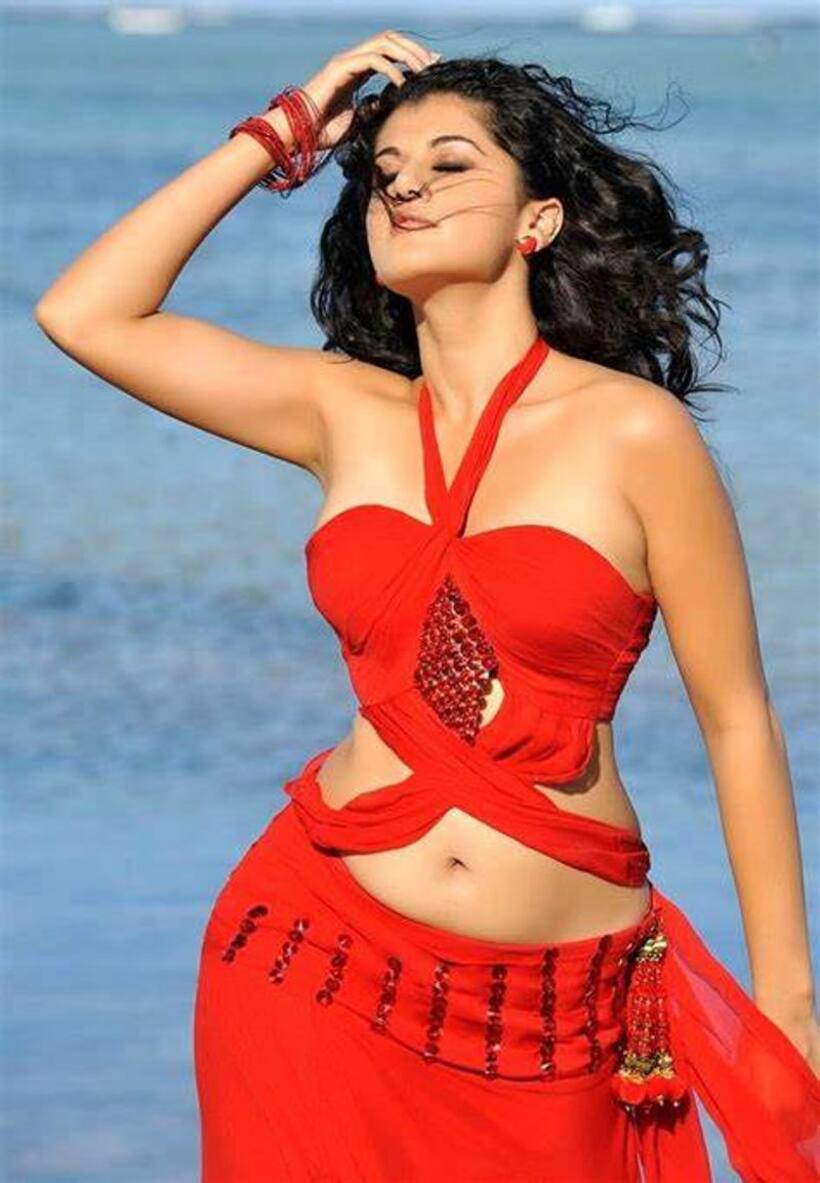 Taapsee Pannu's bikini pictures in Maldives will make one feel jealous
