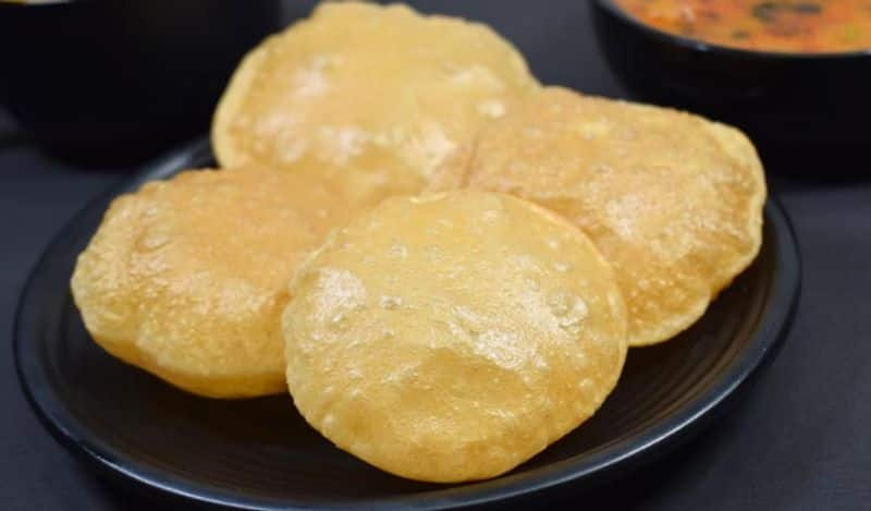 here is the Tips for Making Less Oily and Crispy Pooris! dee