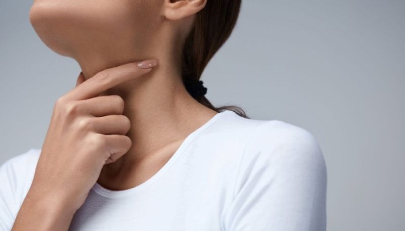 how can we identify covid 19 sore throat from usual one