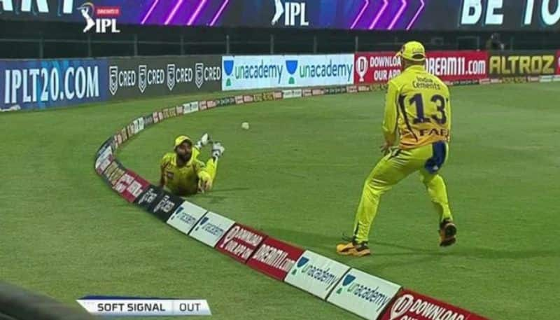 IPL 2020 KKR vs CSK Ravindra Jadeja stunning Catch out Sunil Narine