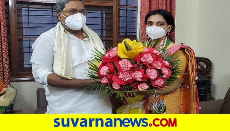 RR Nagar By Election Congress Candidate Kusuma Meets siddaramaiah rbj