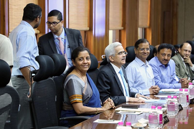 Economic growth slowly coming back Says RBI Governor pod