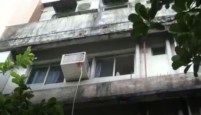 West Bengal: Patient jumps from fourth floor of hospital-dbr