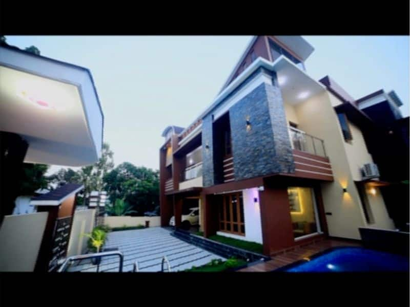 4500 Sq ft Home with Swimming pool