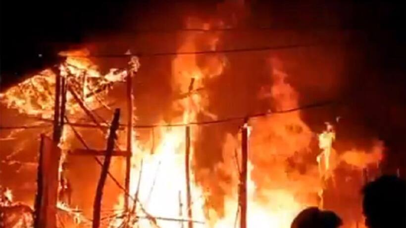 Fire breaks out at Kolkata slum