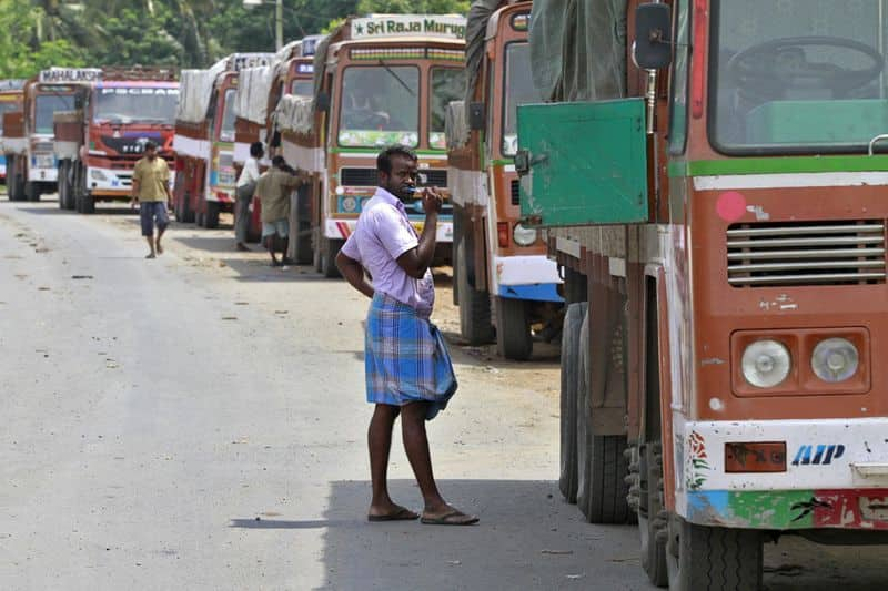 Nationwide  lorry strike  from august 16 says Suresh singanala  snr