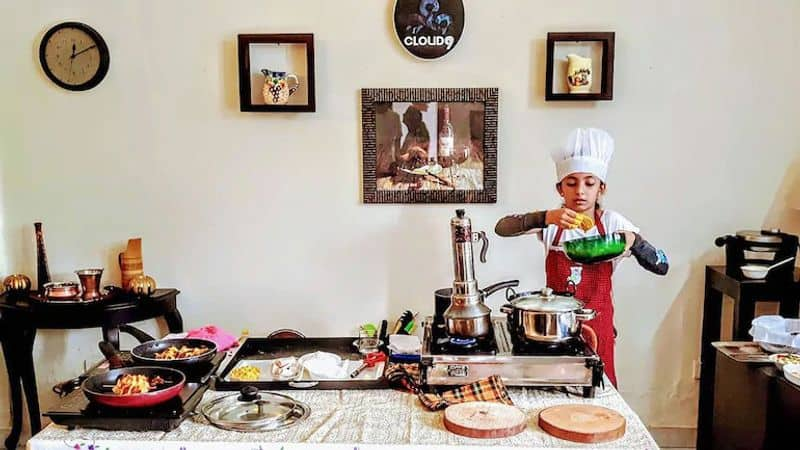 Chicken Roast to Idli: 10-yr-old Kerala girl cooks over 30 dishes in less than an hour, makes record nra