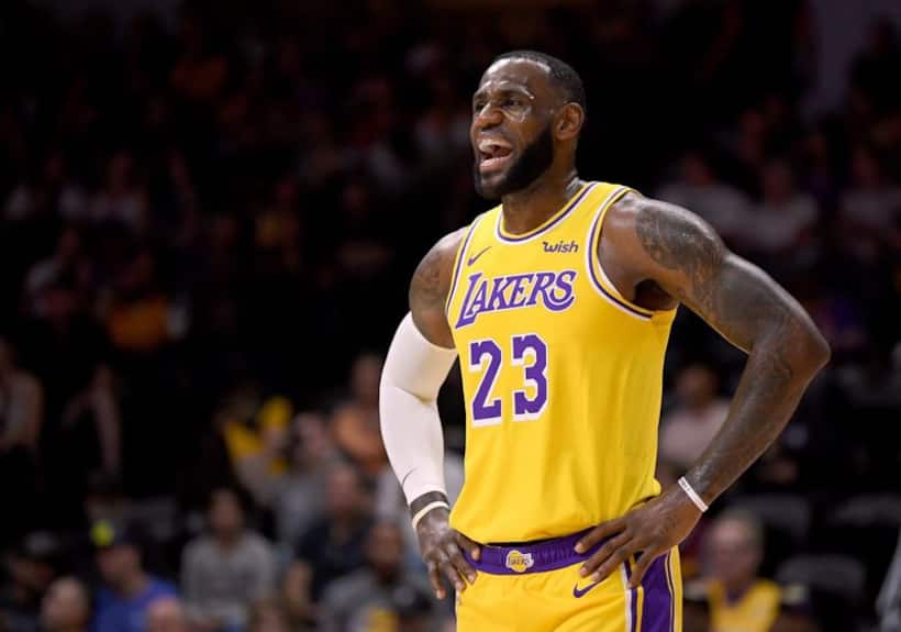 LeBron James becomes the first active NBA player to become a billionaire