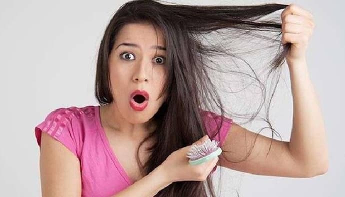<p style="text-align: justify;">Your hair gets oily because of the secretion from sebaceous glands. Even though there are many products that promise to be the 'perfect solution', here are a few homemade solutions that can give you healthy hair with the perfect shine.</p>
