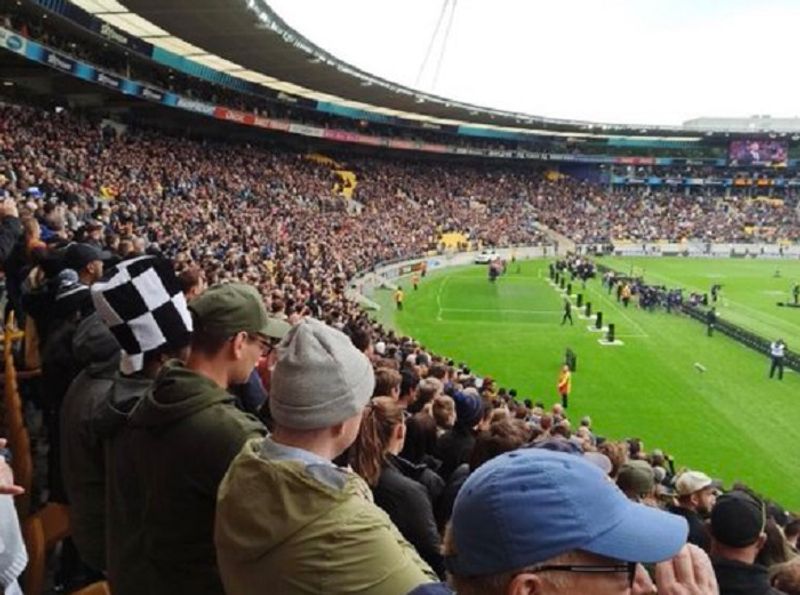 Netizens praise New zealand stadium packed with a mask free live audience during rugby match ckm