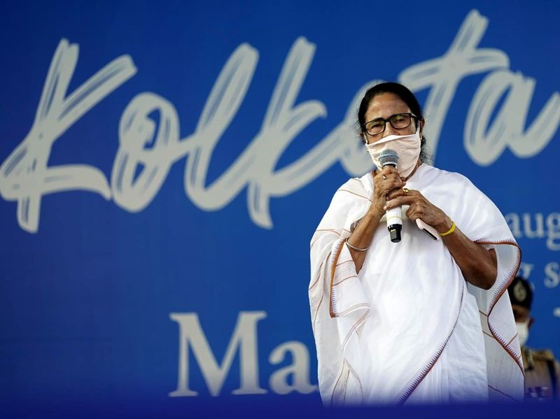 Mamata Banerjee announces Rs 3,000 crore investment in IT sector-dbr