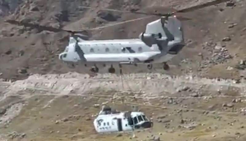 Kedarnath IAF Chinook airlifts debris of IAFs MI-17 helicopter