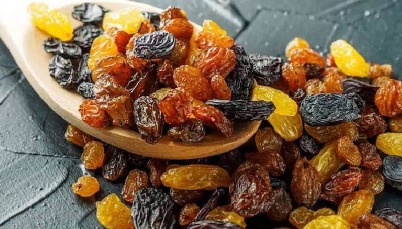 Avoiding sugar? Add raisins to your breakfast diet for a healthier you-dnm