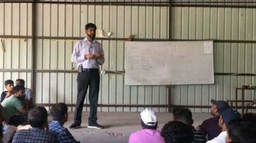 Pankaj Kumar Verma, an administrative officer studying in poverty, is coaching youngsters for free by making them officers