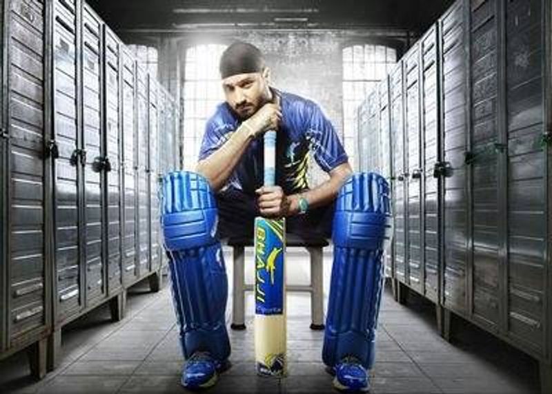 After Mohammad Amir, now Harbhajan Singh takes on Pakistani journalists on Twitter: Here's why-ayh