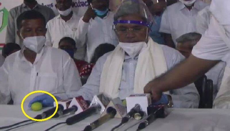 Congress Leader Siddaramaiah Holds Lemon During Press conference at yadgir rbj