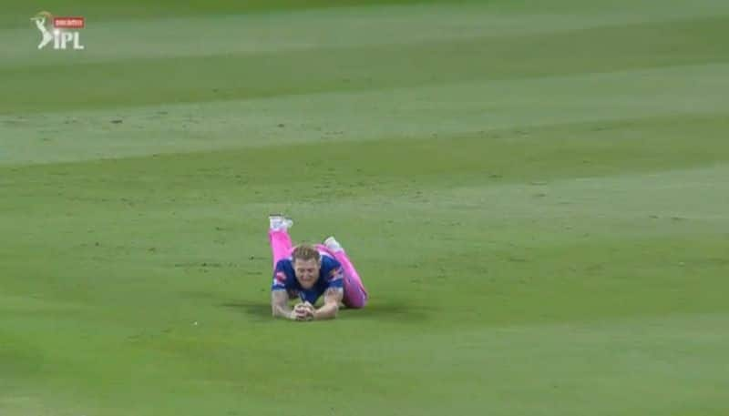 IPL 2020 KXIP vs RR Ben Stokes takes wonderful catch to out Mandeep Singh