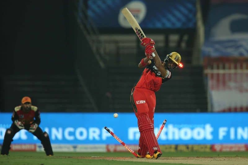 IPL2020 Sunrisers Hyderabad vs Royal Challengers Bangalore Live Update, RCB posts  121 runs target for SRH