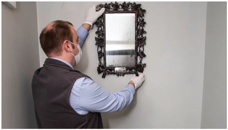 The mirror of the last queen of France found in loo