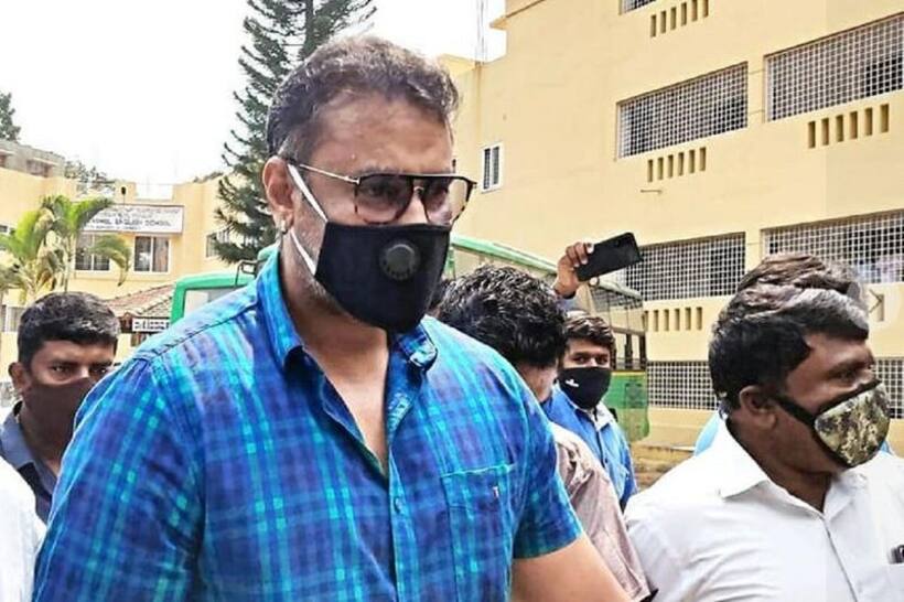 Sandalwood actor Darshan assaults Dalit waiter, local police 'settle' issue: Director Indrajit Lankesh