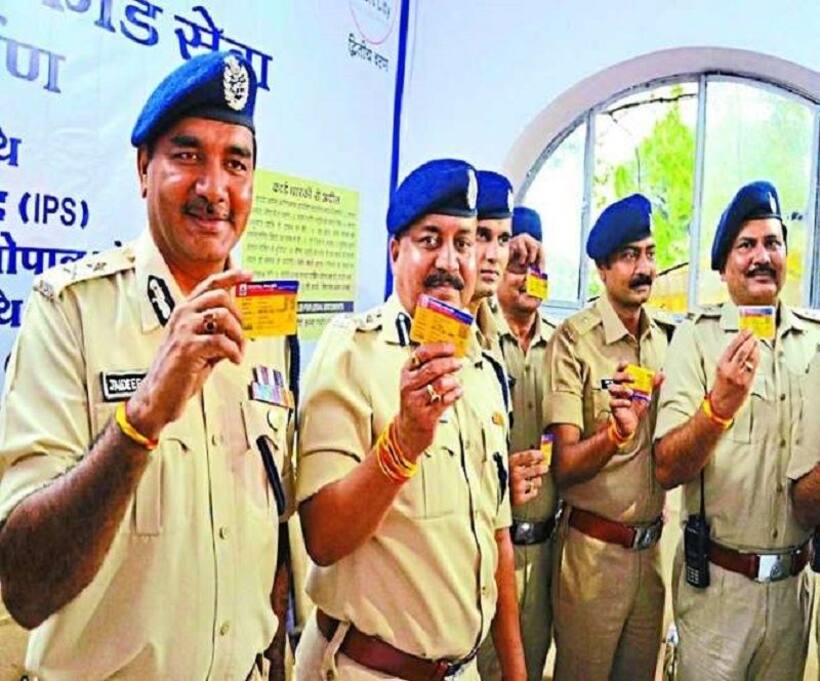भोपाल पुलिस ने शुरू किया यलो कार्ड अभियान,ट्रैफिक पुलिस की चेकिंग के झंझट से मिलेगी