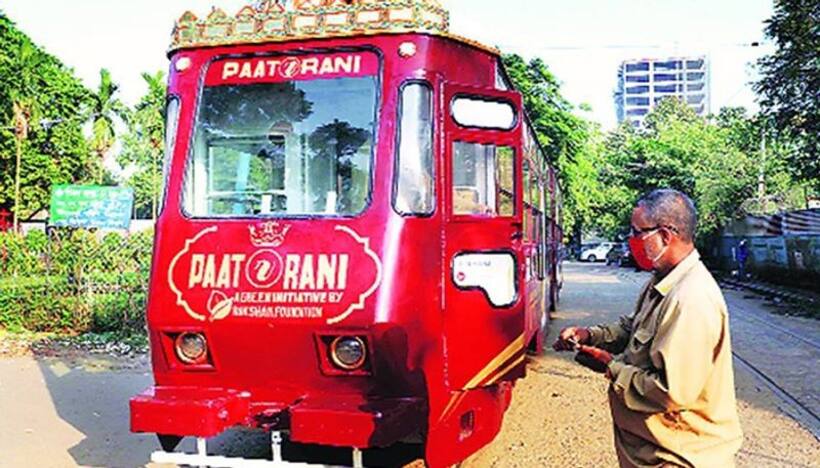 Tram showcasing jute items to run in Kolkata