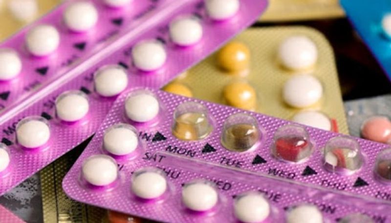 study claims that oral contraceptives decrease the risk of ovarian and endometrial cancers