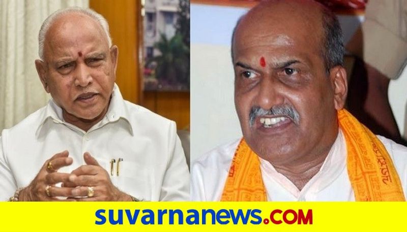 Pramod Muthalik  Hits out at Yediyurappa For Banned Crackers During Deepavali rbj