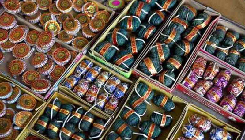 Ban on Firecrackers Traders Awaiting for Guidelines  hls