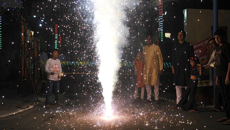 Supreme Court supports Calcutta HC s order banning firecrackers use, sale in West Bengal-dbr