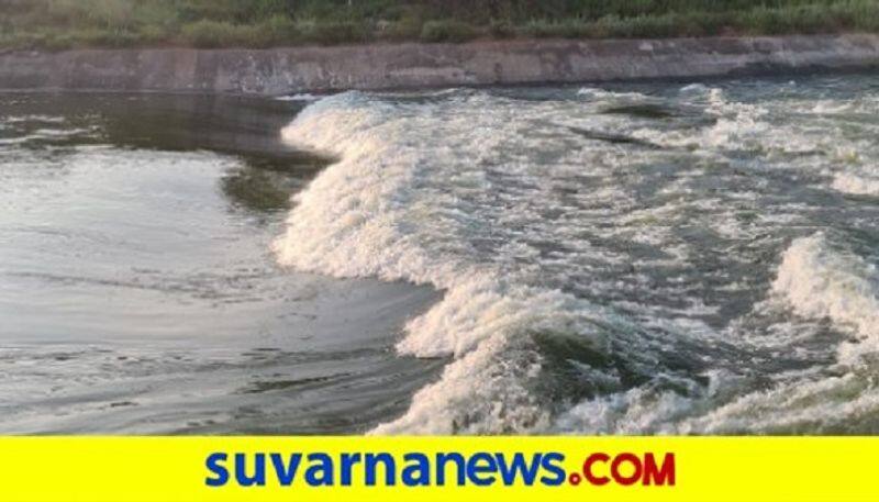 Two die as car falls into Narayanapura Canal Yadagiri mah