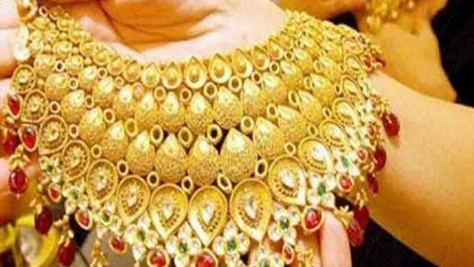 Gold Price Today-ক্রিসমাসে যৎ সামান্য পতন সোনার দামে,কিন্তু স্বস্তি পেল না সাধারণ ক্রেতা