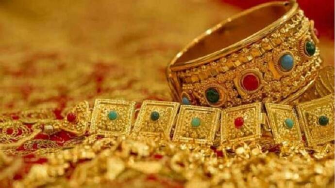 Gold Price Today-বর্ষশেষের দিনেও সোনার দামের পারদ উর্ধ্বমুখী, বিয়ের মরশুমে কপালে চিন্তার ভাঁজ সাধারণের