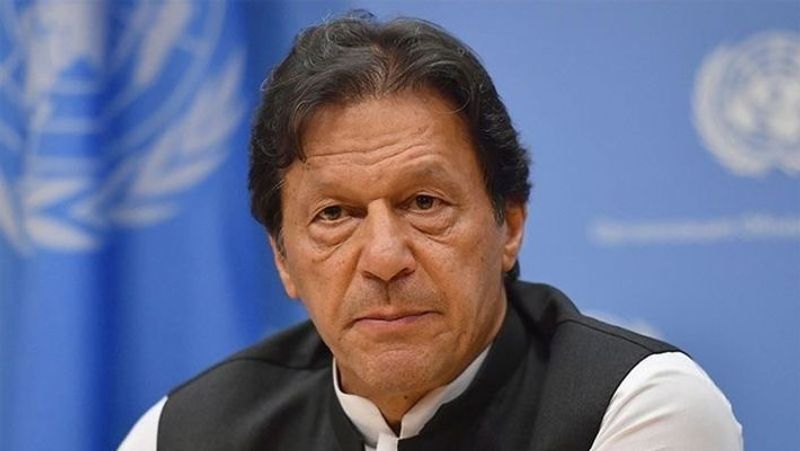 Pak PM Khan holds talk with Angela Merkel; urges int'l community to stay engaged with Afghan economically-dnm