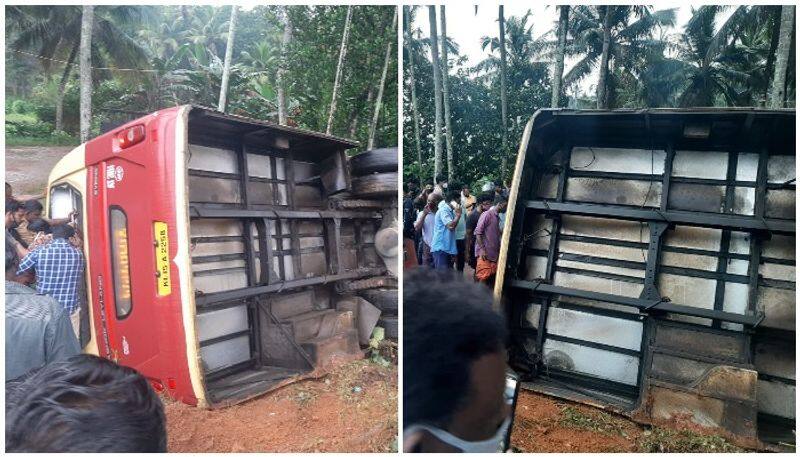 ksrtc bus caught in the ditch at gadag district gvd