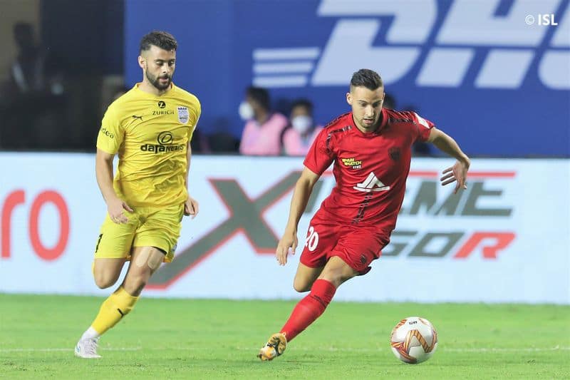 ISL football Northeast united fc beat mumbai city fc by 1 goal ckm