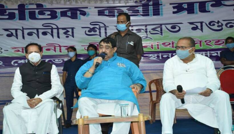 Anubrata Mandal slams Laxmi Ratan Shukla at a public meeting