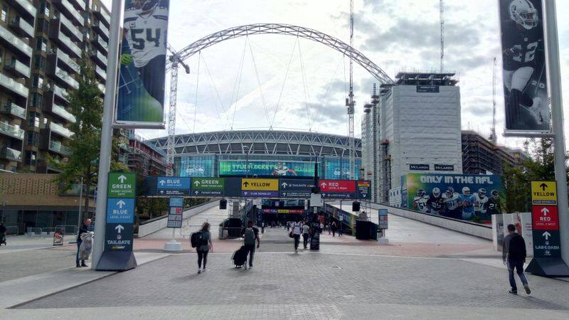 London walk travelogue by Nidheesh nandanam Wembley stadium