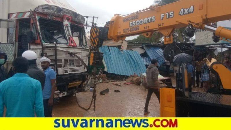 Accident Between Car lorry 2 Dies in Spot snr