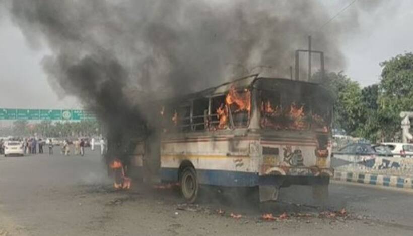 West Bengal: Fire breaks out in moving bus