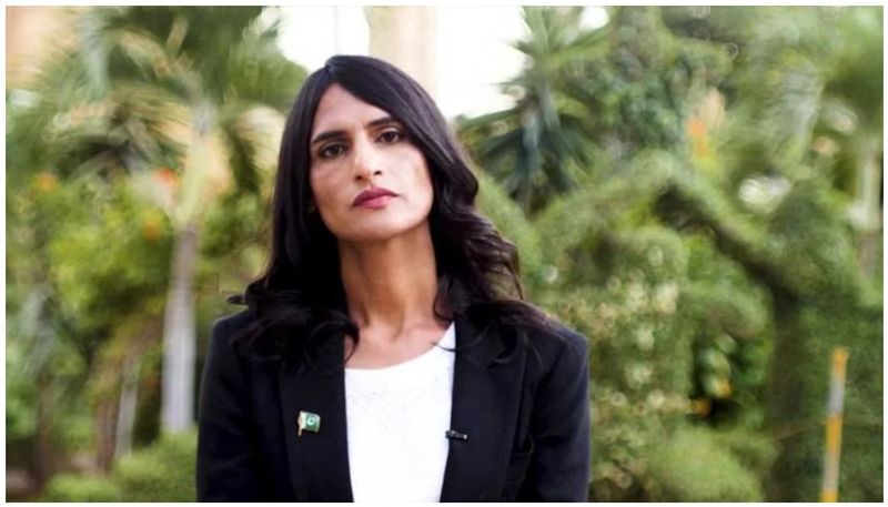 തെരുവിൽ യാചിച്ച് നടന്ന ട്രാൻസ്ജെൻഡർ ഇപ്പോൾ പാകിസ്ഥാനിലെ ആദ്യത്തെ ട്രാ ...