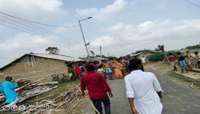 শুভেন্দু মন্ত্রিত্ব ছাড়ার পরই তৃণমূলের পার্টি অফিস 'দখল', বিজেপি-তৃণমূল সংঘর্ষে উত্তপ্ত খেজুরি