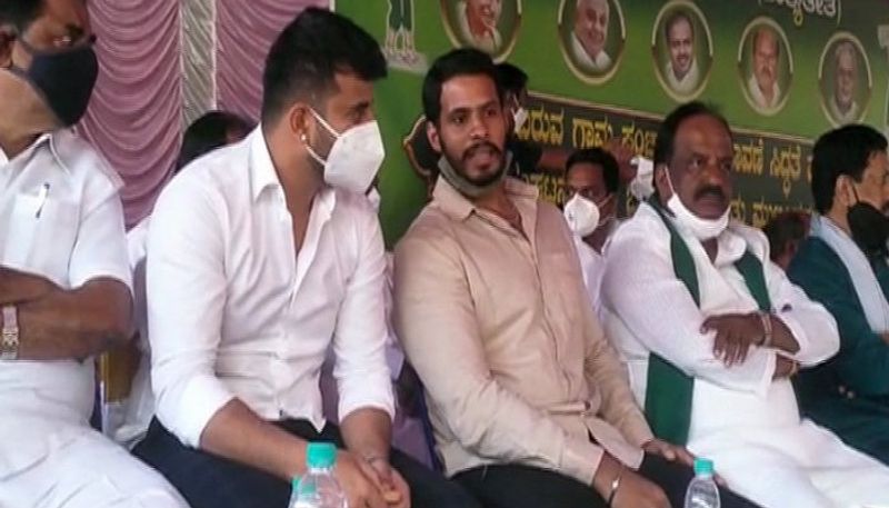 nikhil kumaraswamy and prajwal revanna Talks in JDS Function rbj